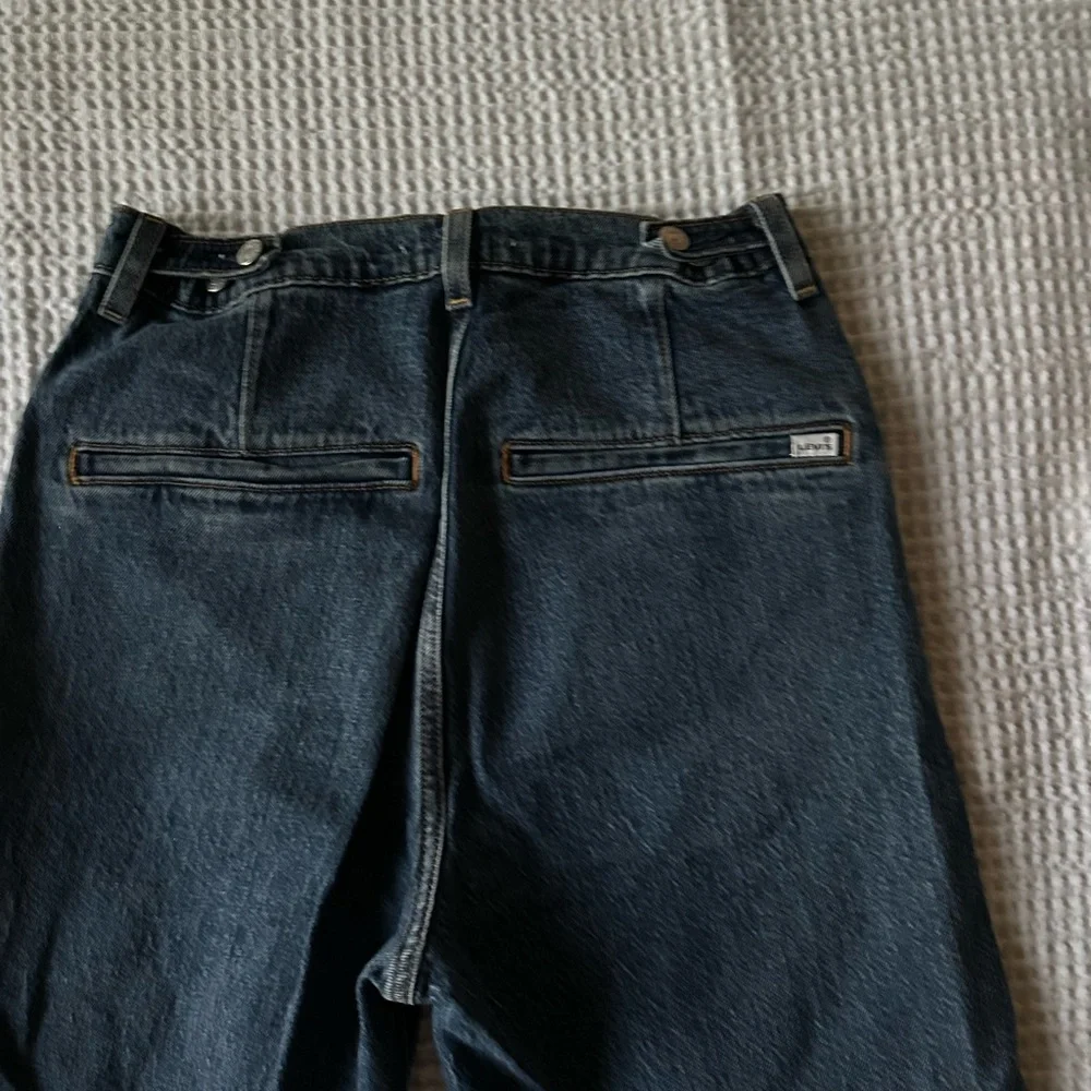 Levi’s Ribcage Straight Ankle Jeans - Picture 9 of 10